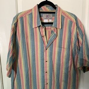 Men's button-down, short sleeve shirt